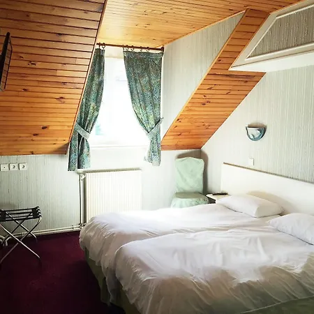Hotel Le Rocher Blanc Albaret-Sainte-Marie Buitenkant foto
