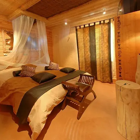 Hotel Le Rocher Blanc Albaret-Sainte-Marie Buitenkant foto