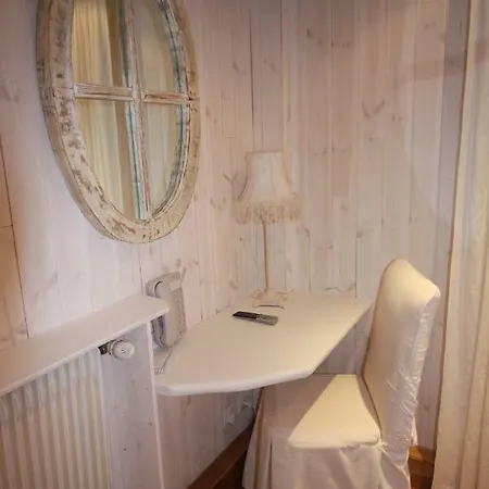 Hotel Le Rocher Blanc Albaret-Sainte-Marie Buitenkant foto