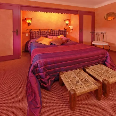 Hotel Le Rocher Blanc Albaret-Sainte-Marie Buitenkant foto